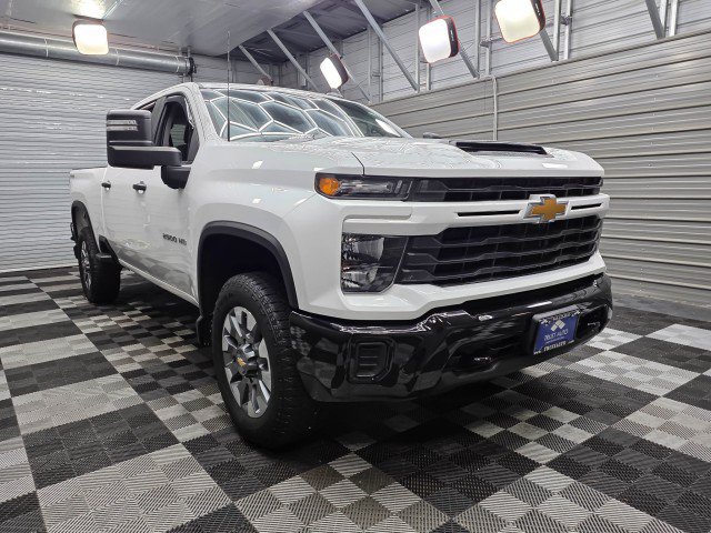Used 2024 Chevrolet Silverado 2500 Custom w/ Custom Value Package AWD/4WD image 4