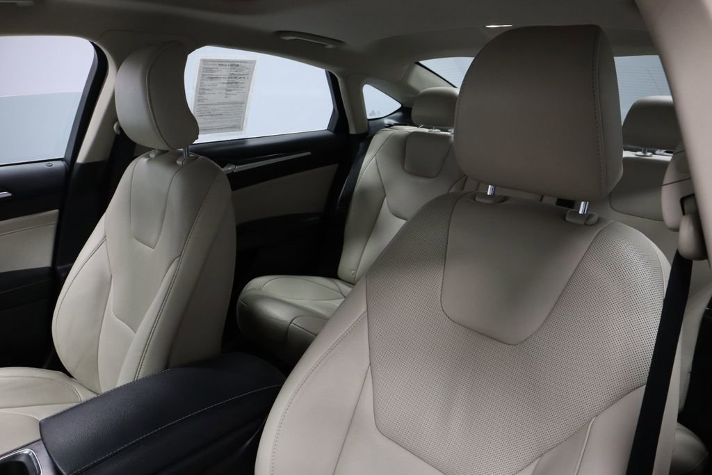 Used 2018 Ford Fusion Titanium image 28