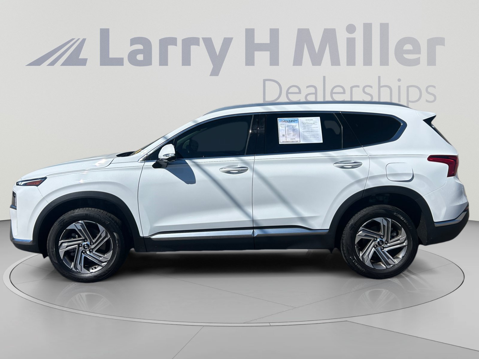 Certified 2023 Hyundai Santa Fe SEL w/ Premium Package AWD/4WD image 5