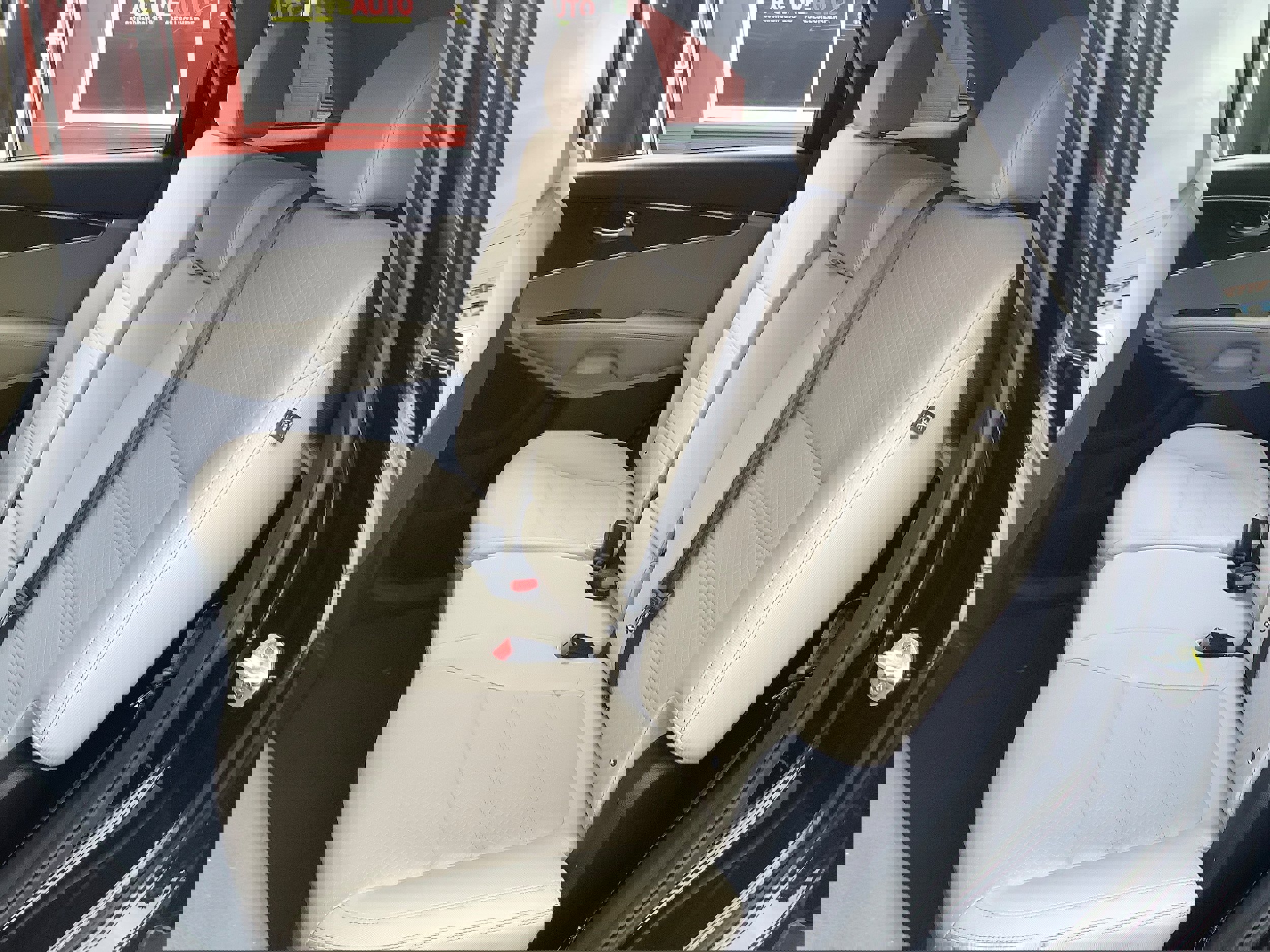 Used 2017 Kia Sorento AWD image 12