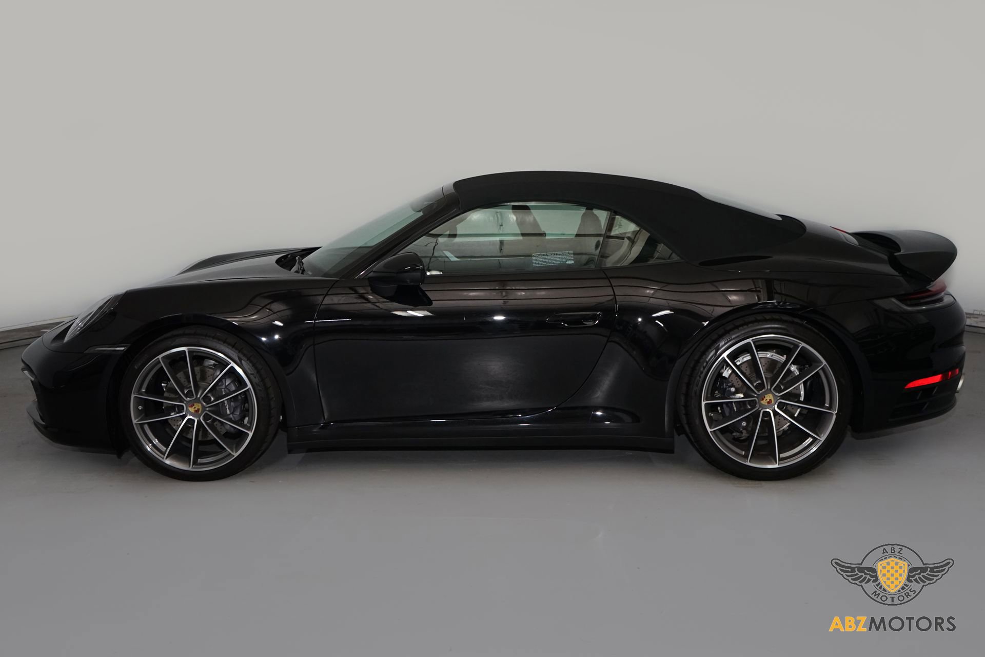 Used 2024 Porsche 911 Carrera image 5