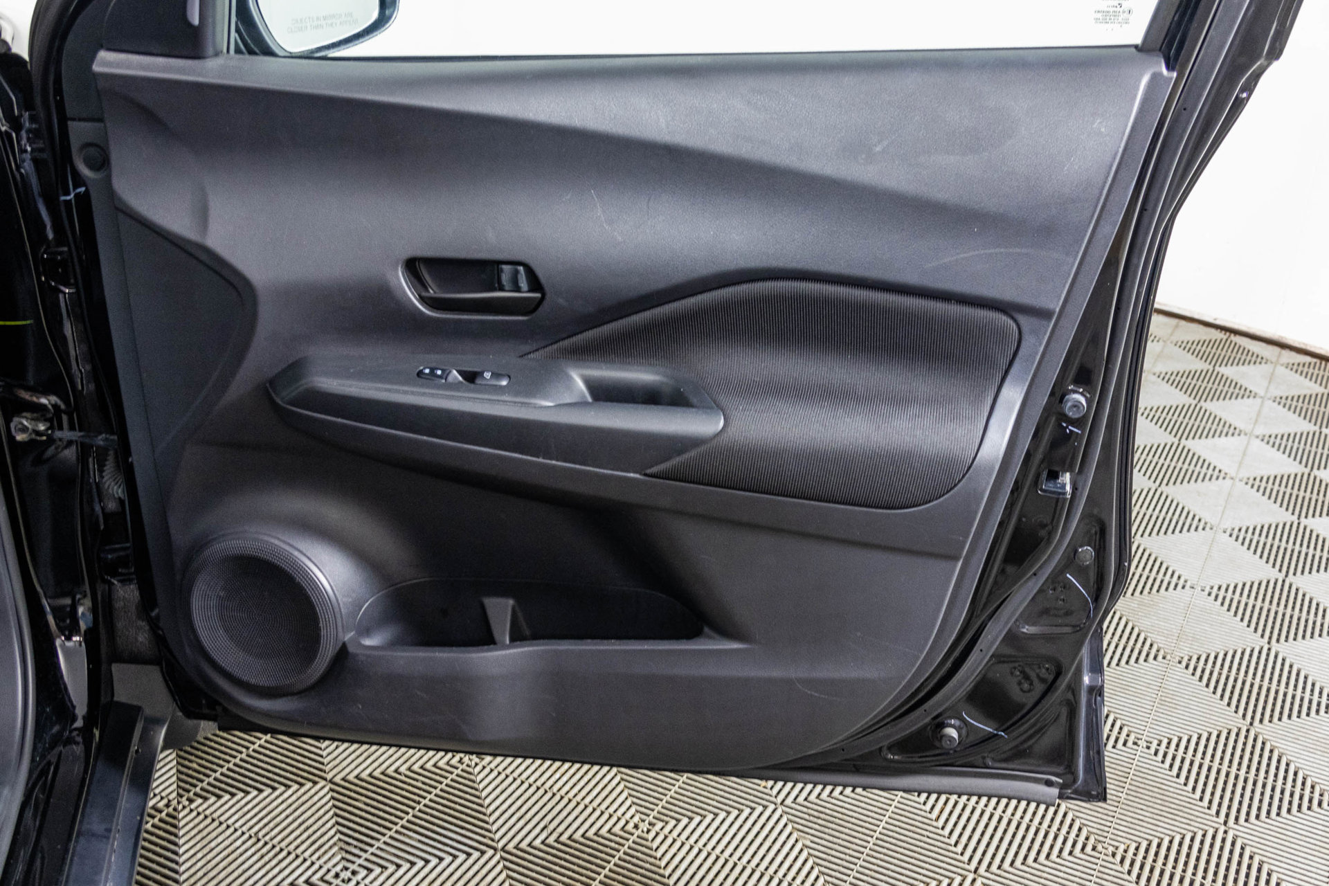 Used 2022 Nissan Kicks S FWD image 45