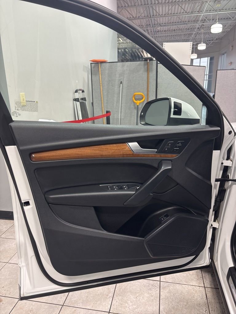 Used 2023 Audi Q5 2.0T Premium w/ Convenience Package image 12