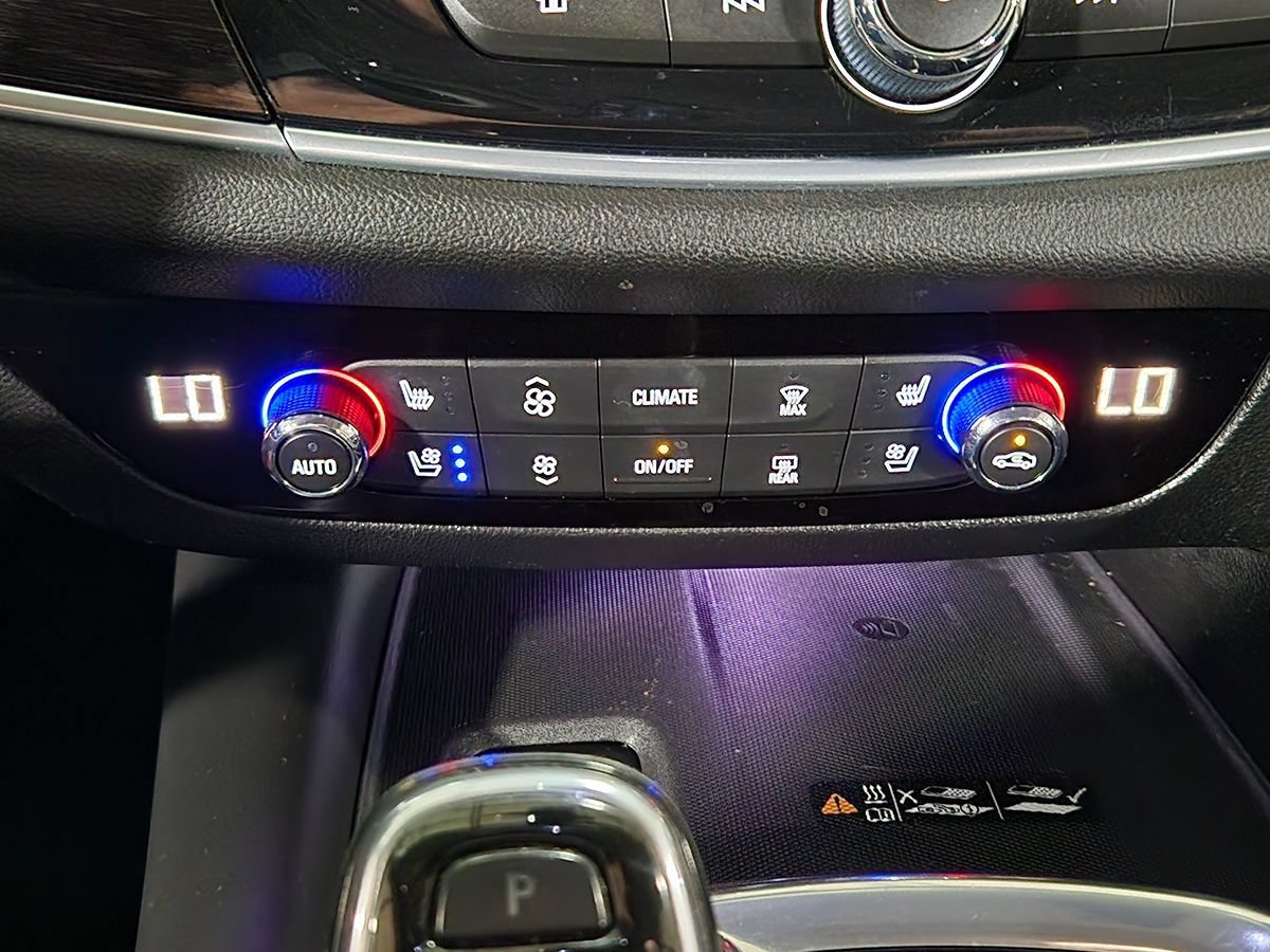 Used 2019 Buick Enclave Avenir w/ Avenir Technology Package FWD image 39