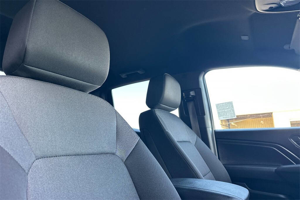 Used 2023 Chevrolet Colorado Trail Boss w/ Advanced Trailering Package image 16