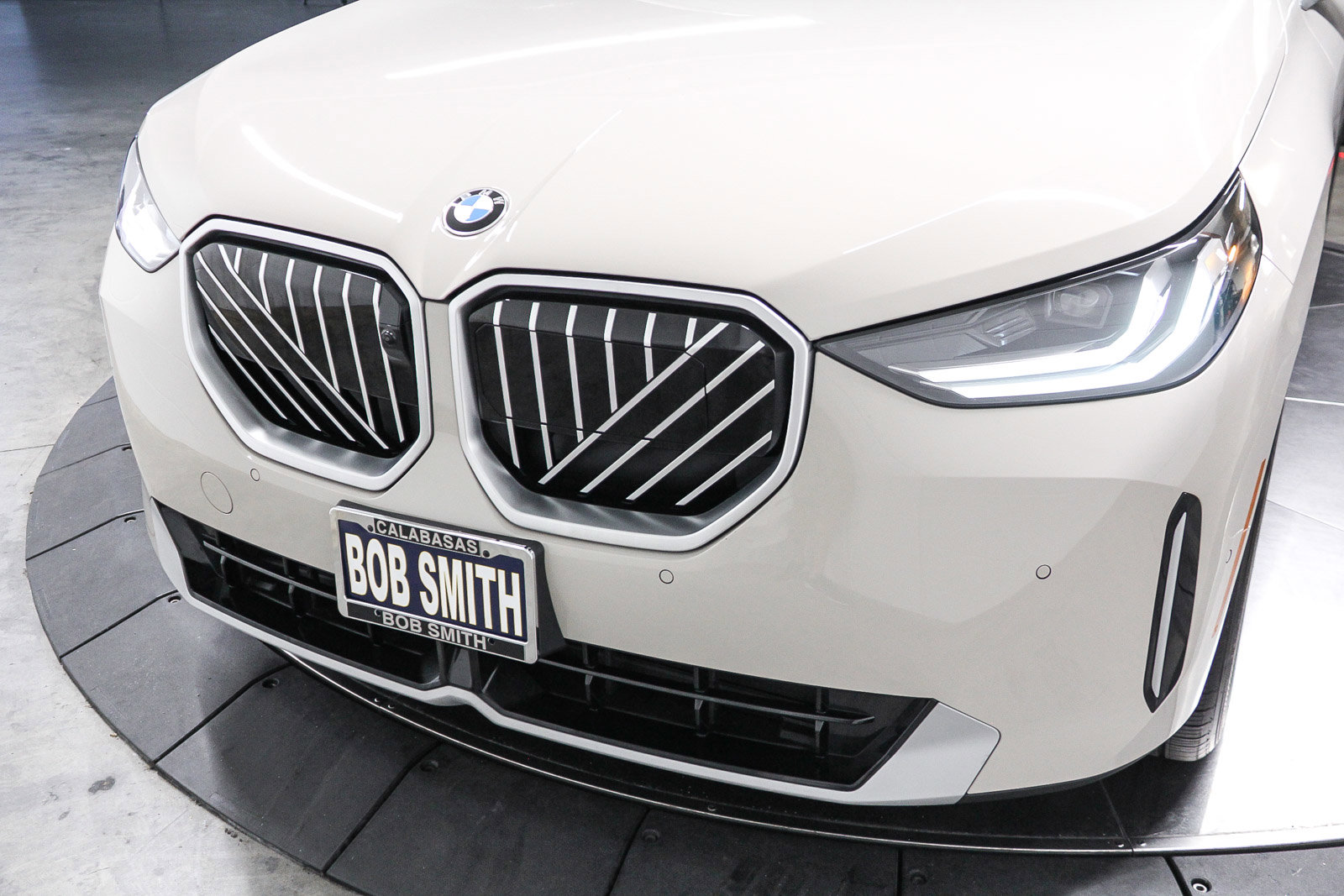 Used 2025 BMW X3 xDrive30i w/ Premium Package image 11