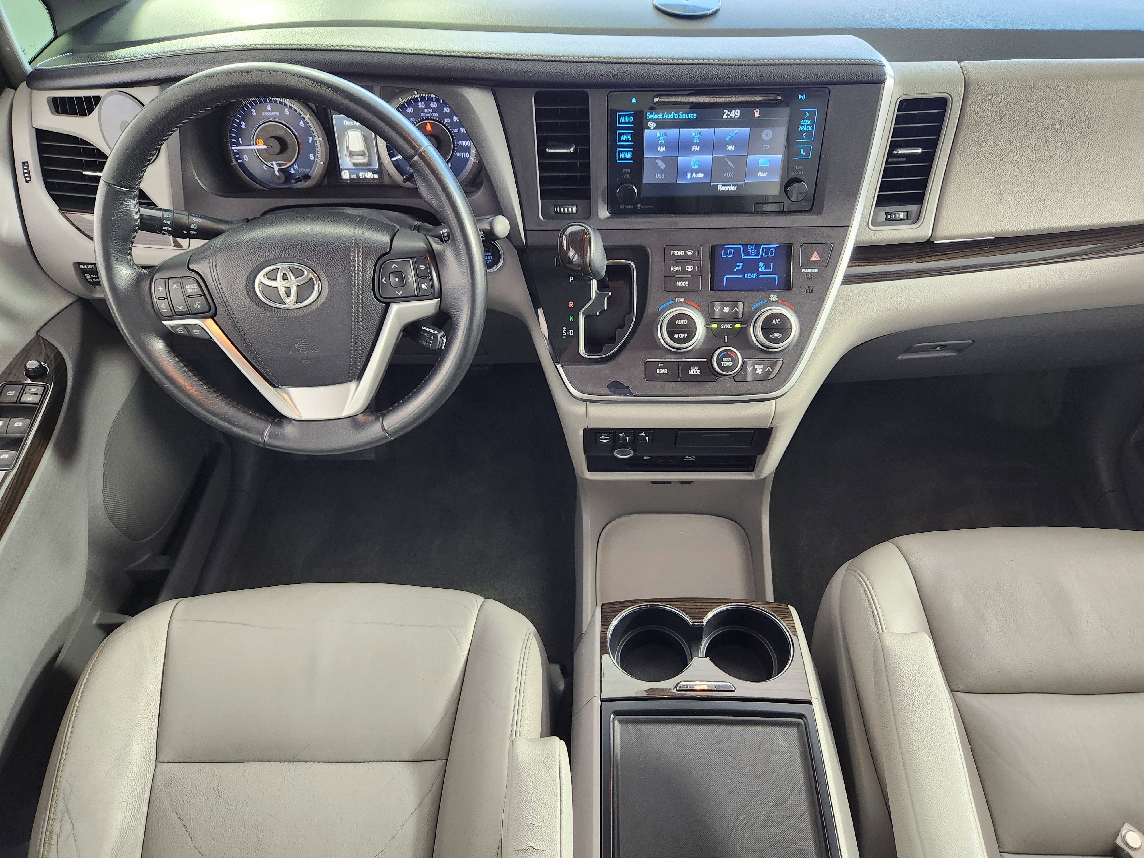 Used 2015 Toyota Sienna XLE Premium FWD image 16