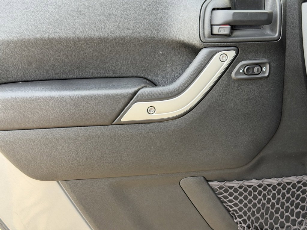 Used 2017 Jeep Wrangler Unlimited Sahara w/ Max Tow Package image 20