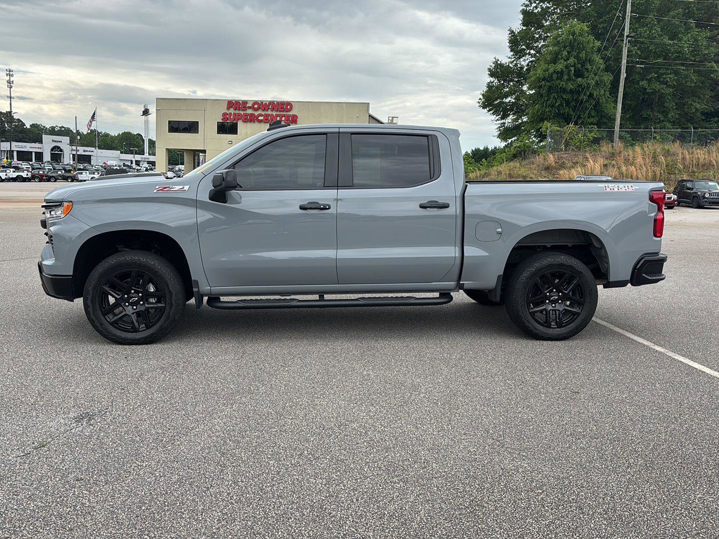 Used 2024 Chevrolet Silverado 1500 LT Trail Boss w/ Convenience Package II AWD/4WD image 6