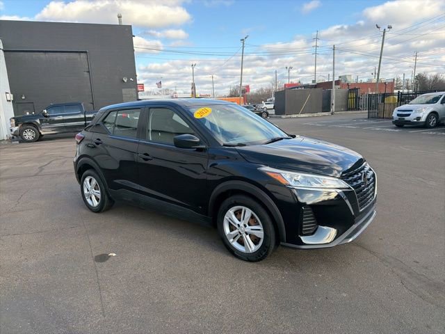 Used 2021 Nissan Kicks S image 2