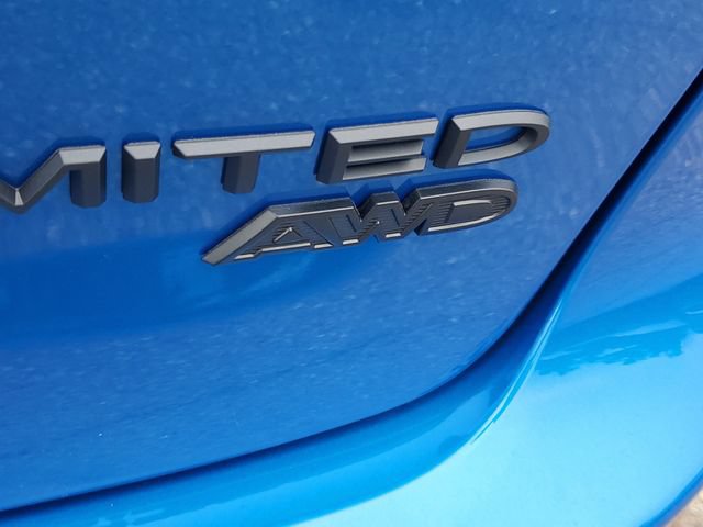 New 2027 Chrysler Pacifica Limited w/ Family Tech Group AWD/4WD image 6