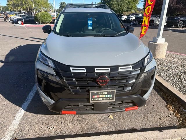 Used 2025 Nissan Rogue SV AWD/4WD image 4