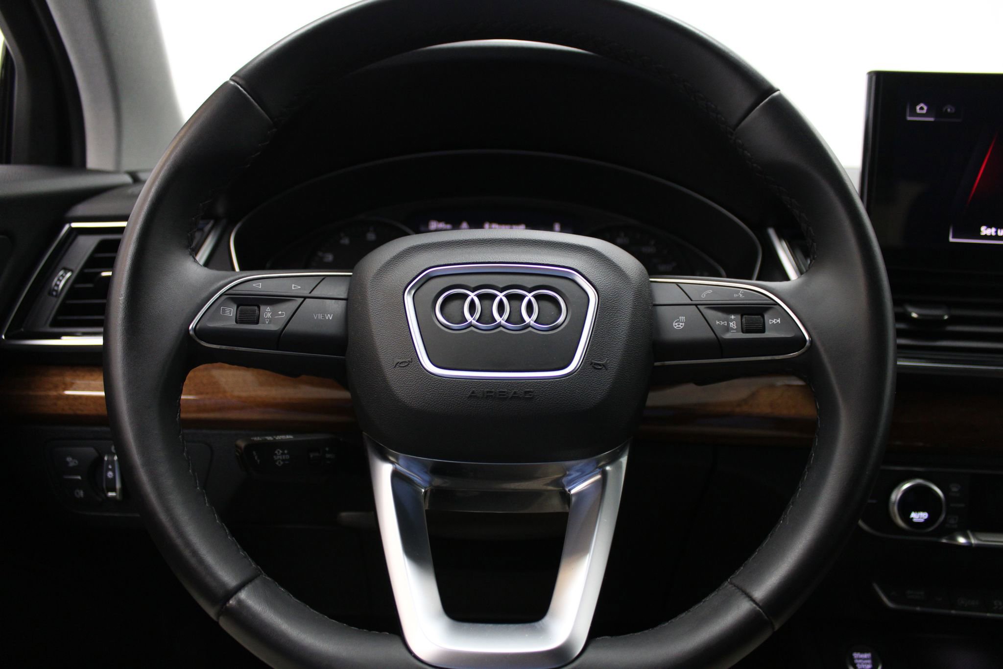 Used 2023 Audi Q5 2.0T Premium w/ Convenience Package image 33