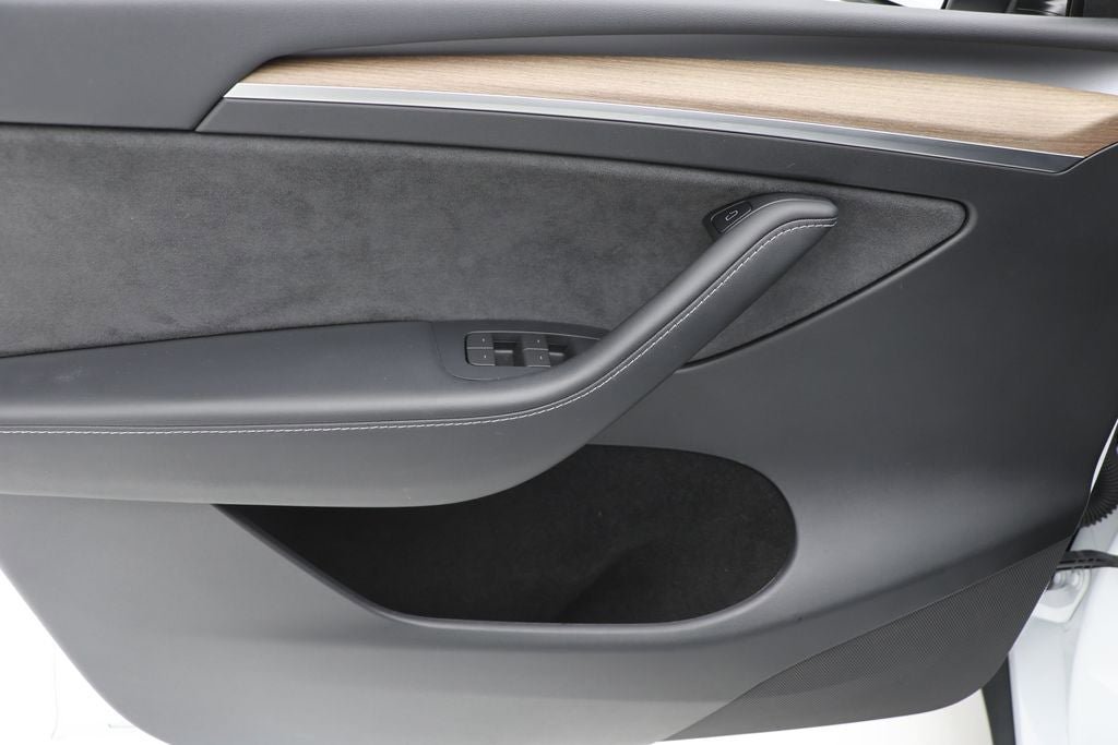 Used 2023 Tesla Model Y Long Range image 15