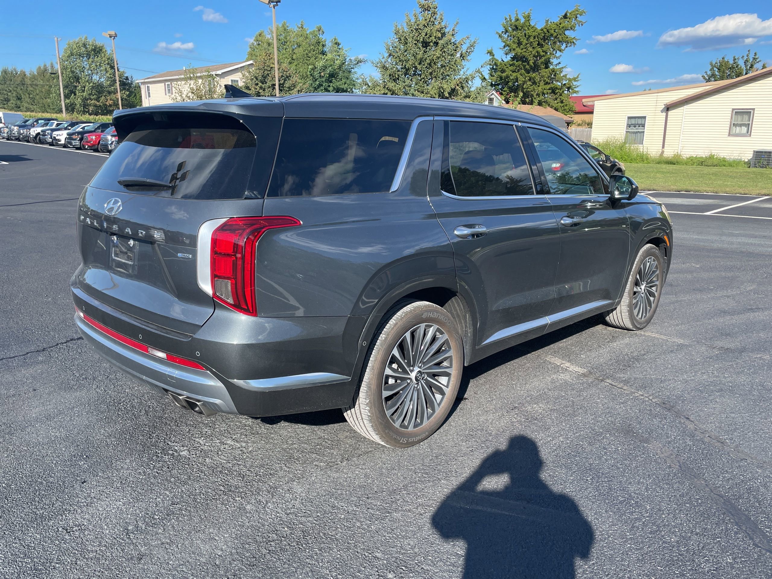 Used 2023 Hyundai Palisade Calligraphy w/ Cargo Package AWD/4WD image 6