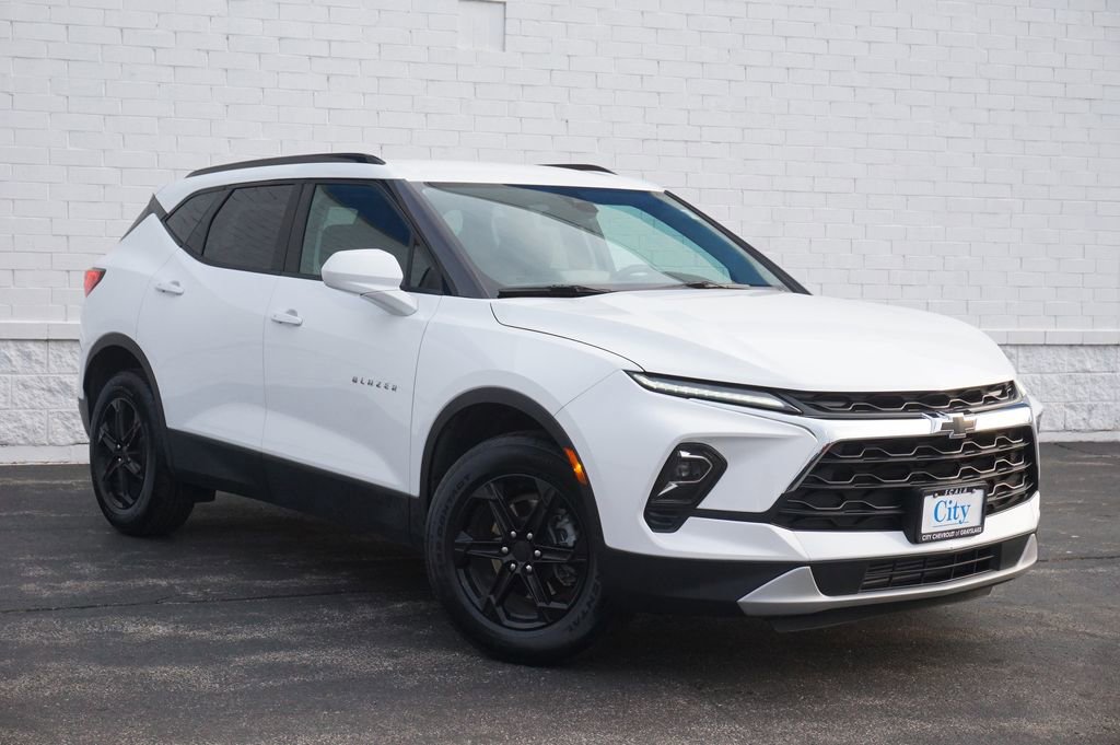 Used 2024 Chevrolet Blazer LT w/ Convenience Package FWD image 3