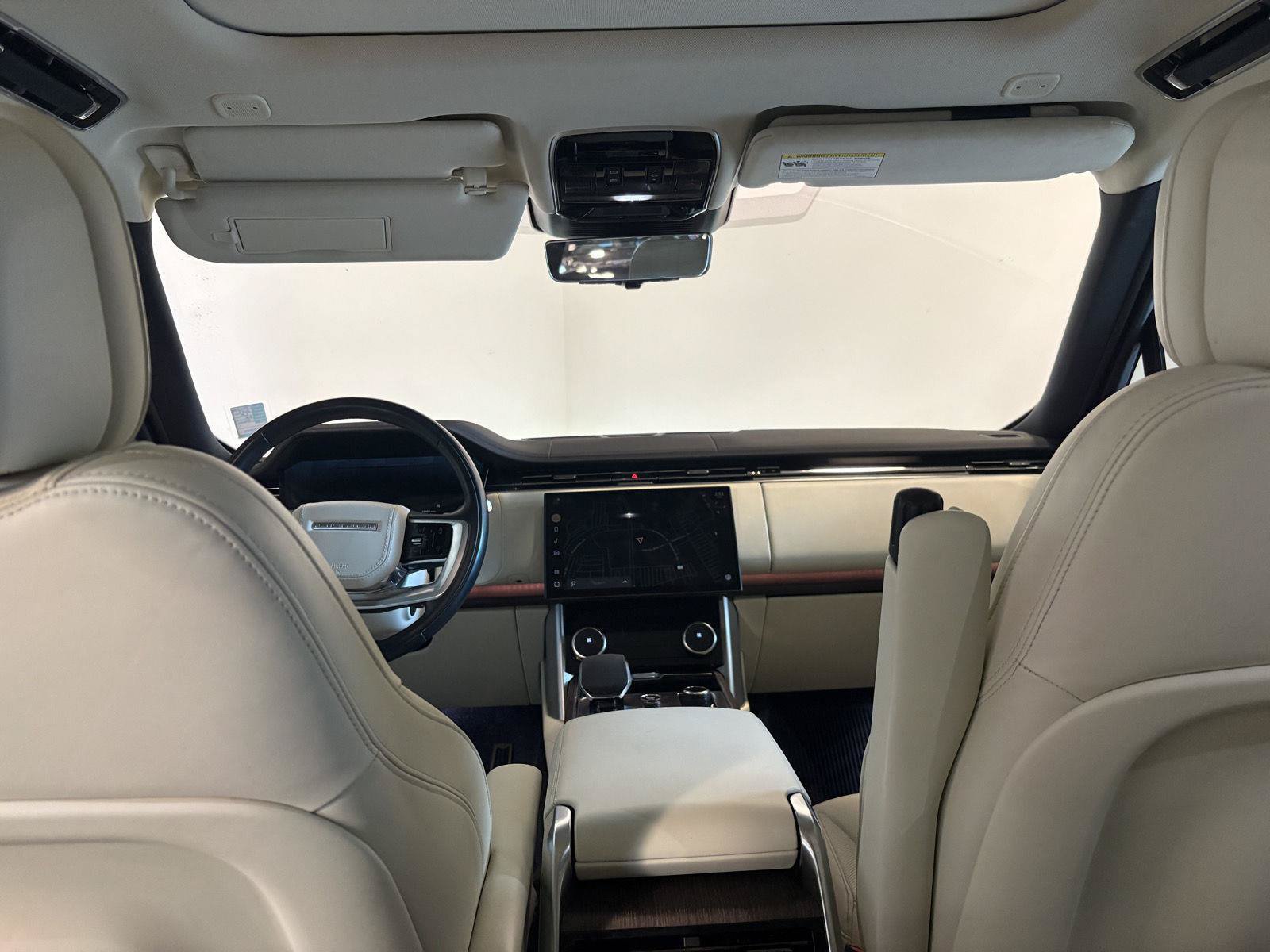 Used 2023 Land Rover Range Rover Long Wheelbase SE AWD/4WD image 34