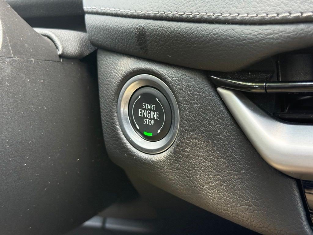 Certified 2025 Cadillac XT4 Premium Luxury FWD image 29