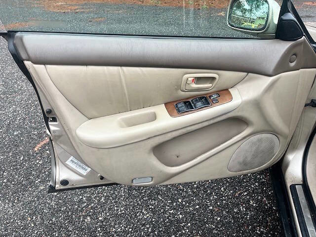 Used 2000 Lexus ES 330 FWD image 14