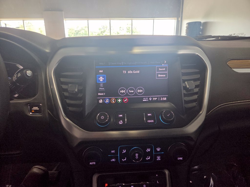 Used 2023 GMC Acadia SLE w/ Driver Convenience Package FWD image 7