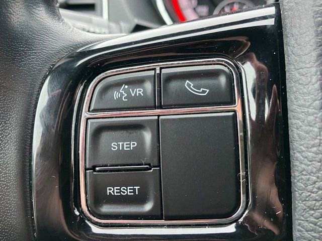 Used 2020 Dodge Grand Caravan SE image 5