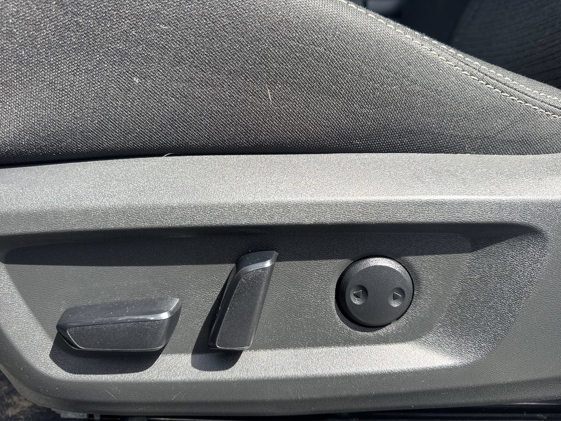 Used 2023 Nissan Rogue SV AWD/4WD image 12