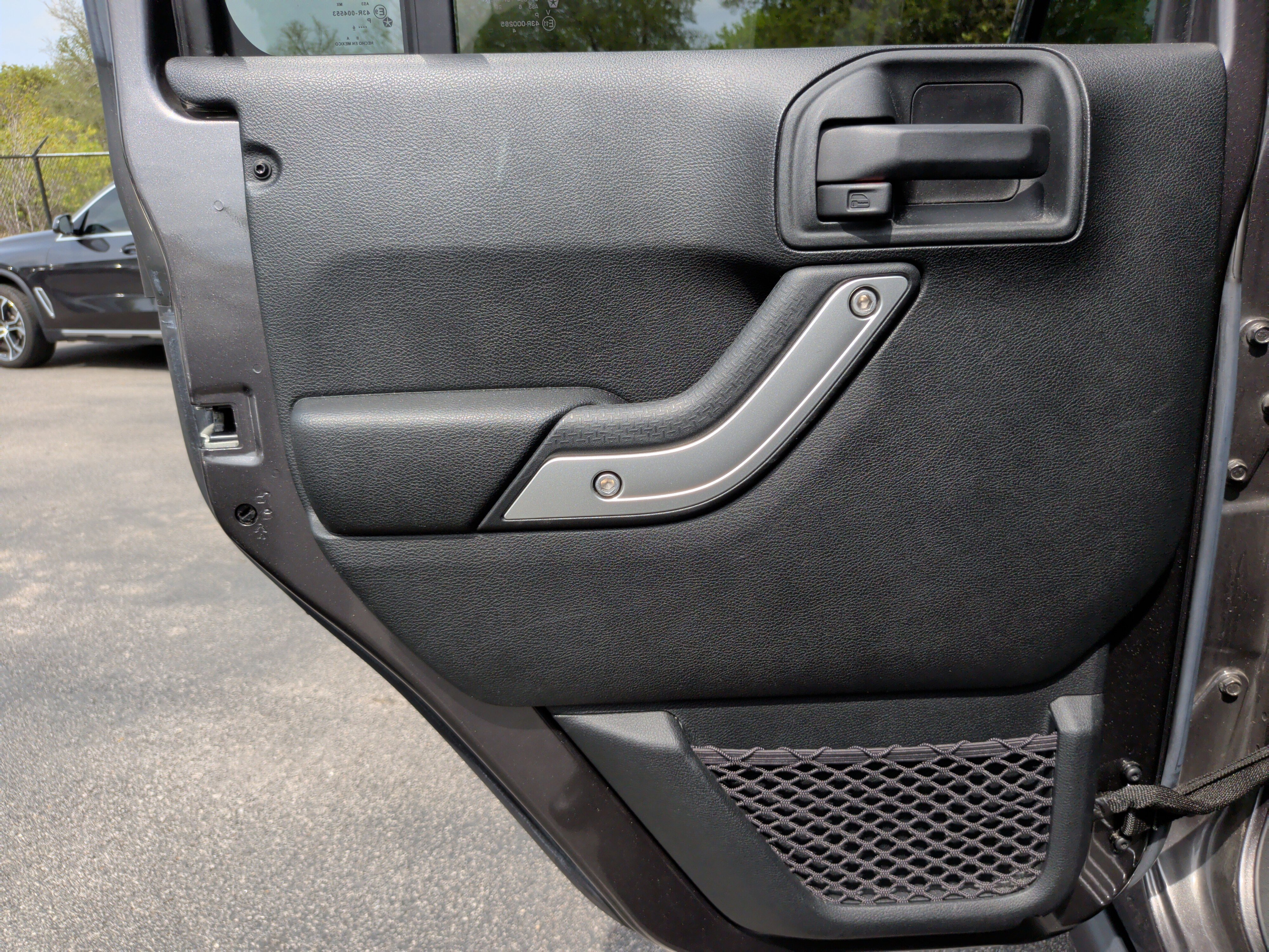 Used 2016 Jeep Wrangler Unlimited Rubicon w/ Connectivity Group image 35