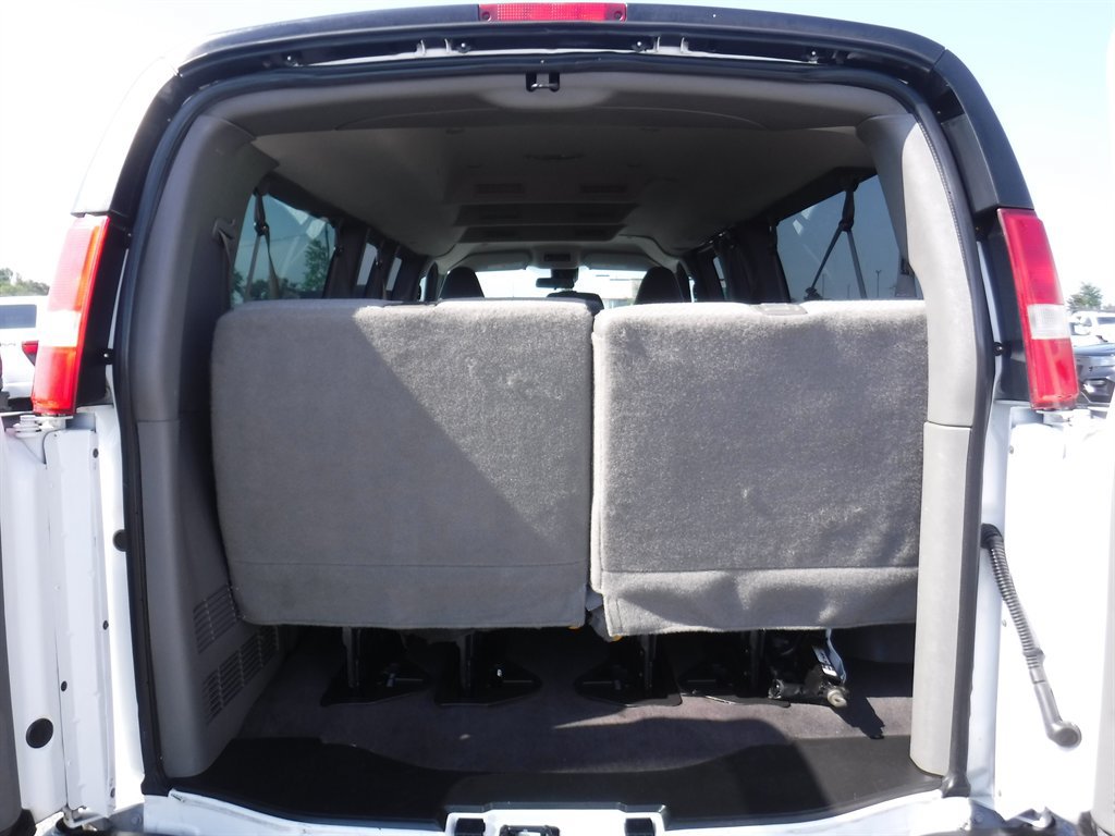 Used 2020 Chevrolet Express 3500 LT w/ LT Preferred Equipment Group RWD image 11