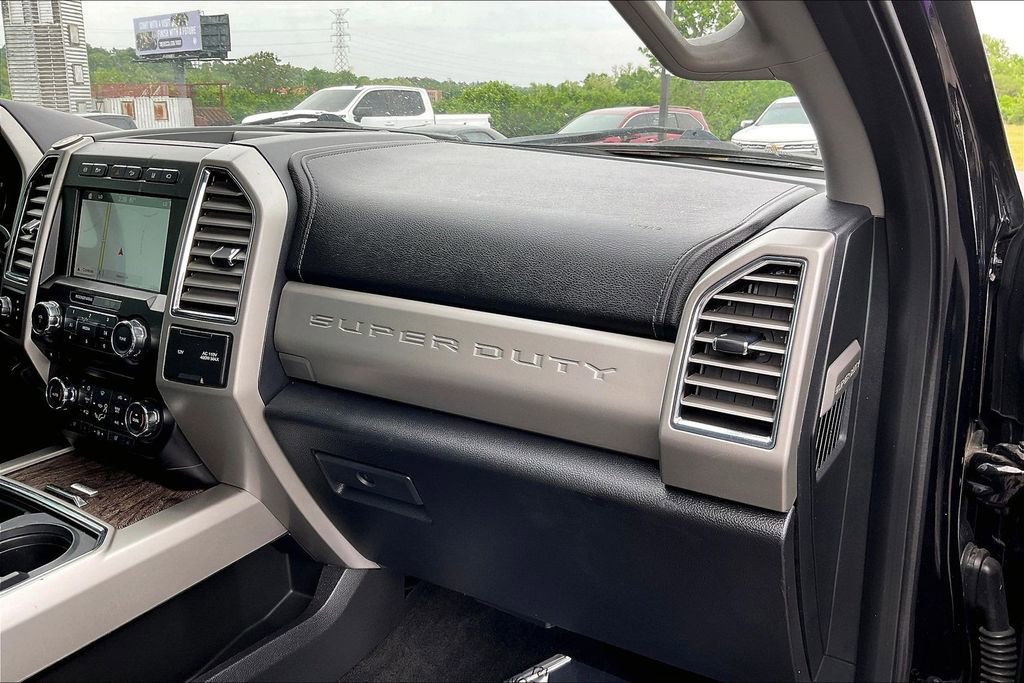 Used 2017 Ford F250 Lariat w/ Lariat Ultimate Package AWD/4WD image 24