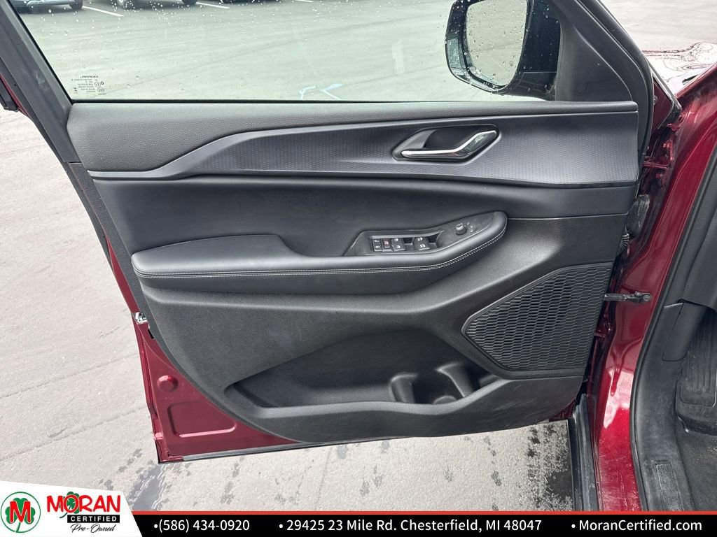 Used 2024 Jeep Grand Cherokee Altitude image 10