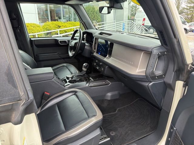 Used 2025 Ford Bronco Outer Banks image 9