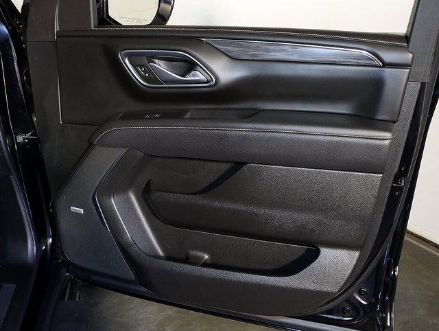 Used 2023 GMC Yukon XL SLT w/ SLT Premium Package image 35