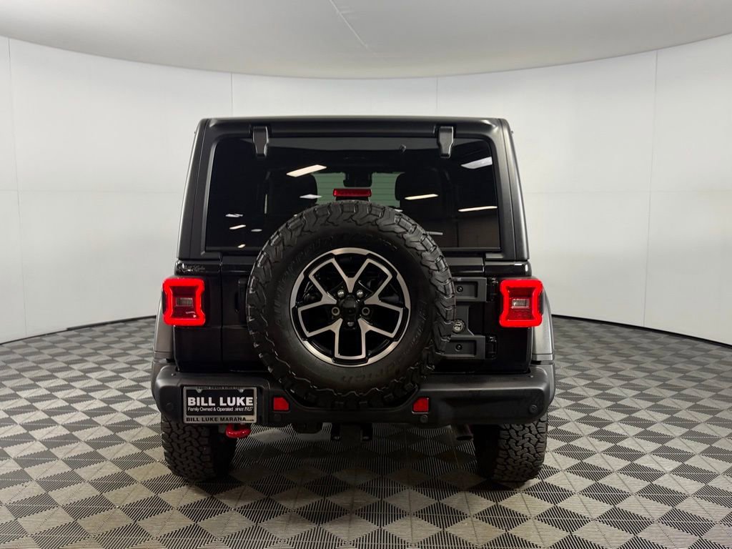 Used 2024 Jeep Wrangler Unlimited Rubicon w/ Capability Package image 9