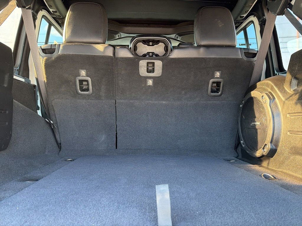 Used 2018 Jeep Wrangler Unlimited Rubicon AWD/4WD image 9