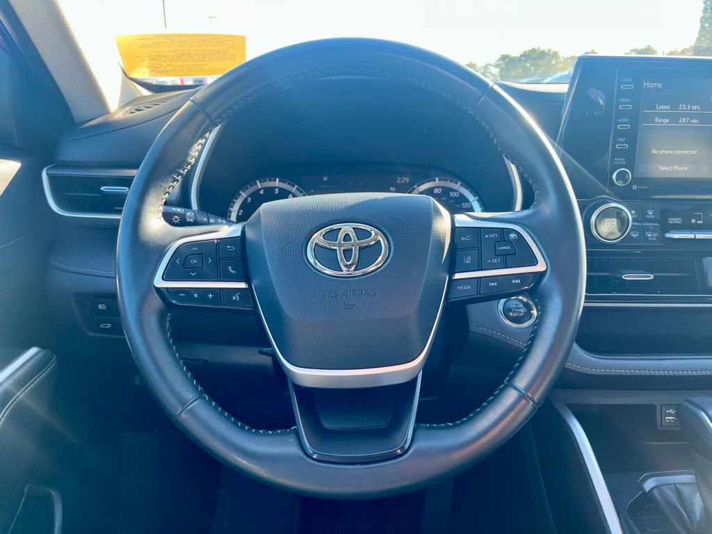 Used 2022 Toyota Highlander XLE image 19