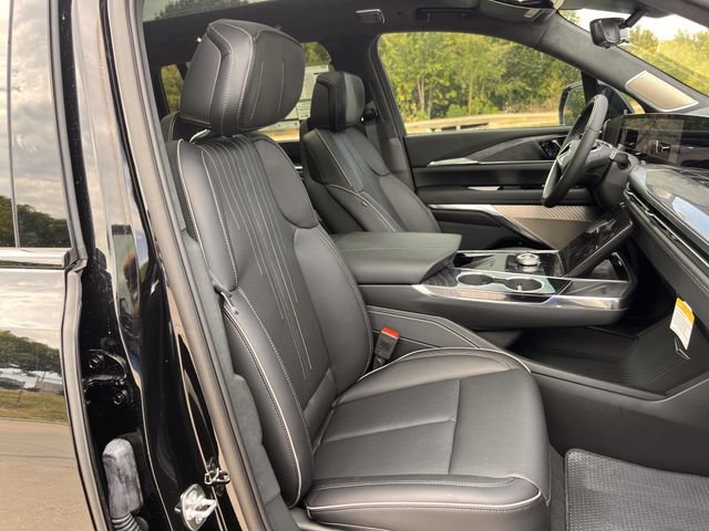 New 2026 Cadillac Escalade IQ Sport 2 w/ LPO, ONYX Package AWD/4WD image 21