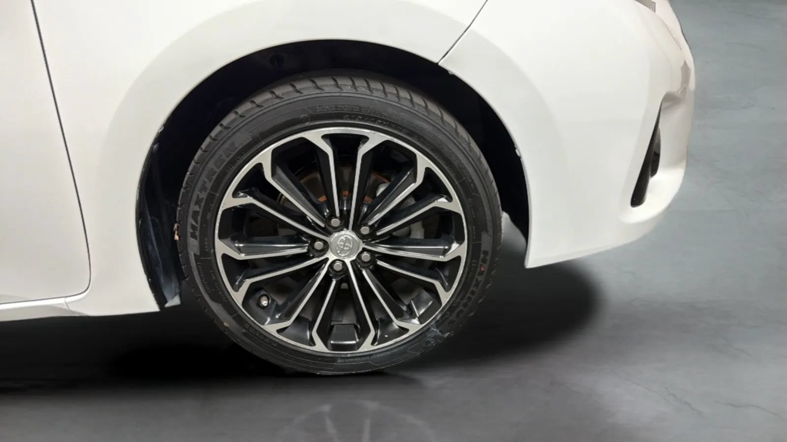 Used 2014 Toyota Corolla S Premium w/ Driver Convenience Package FWD image 27