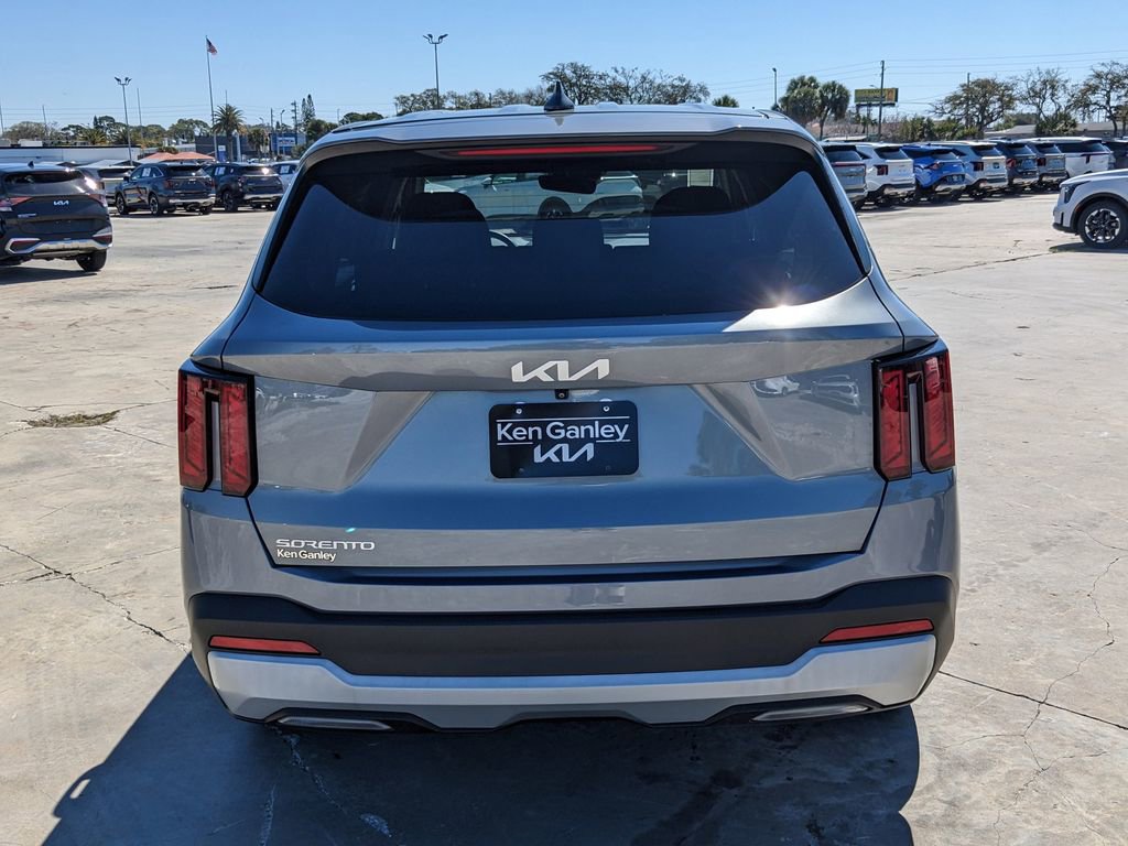 Certified 2025 Kia Sorento LX image 7