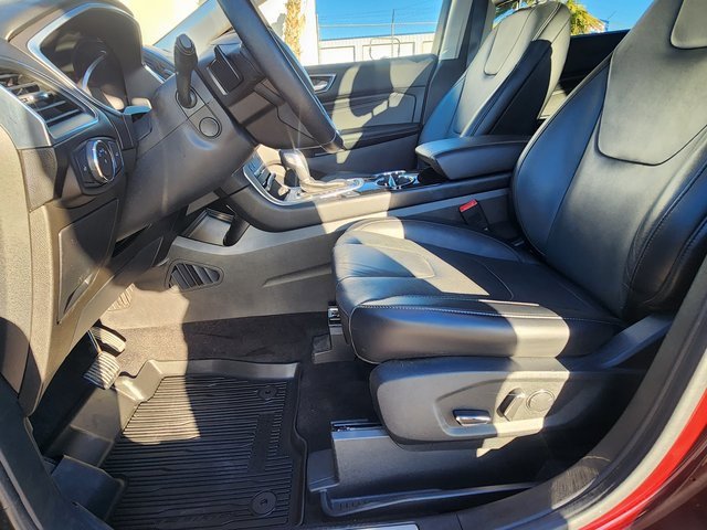 Used 2018 Ford Edge Titanium w/ Equipment Group 302A image 9