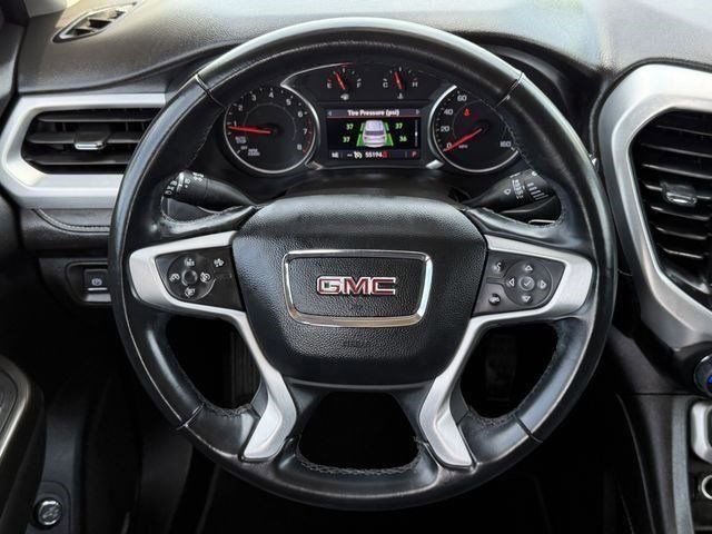 Used 2023 GMC Acadia SLT image 13