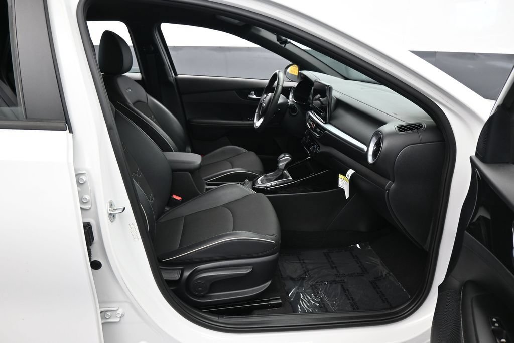 Used 2022 Kia Forte GT-Line w/ GT-Line Technology Package FWD image 36
