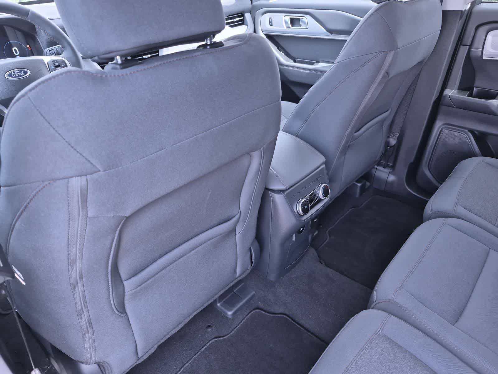Certified 2025 Ford Explorer Active AWD/4WD image 18