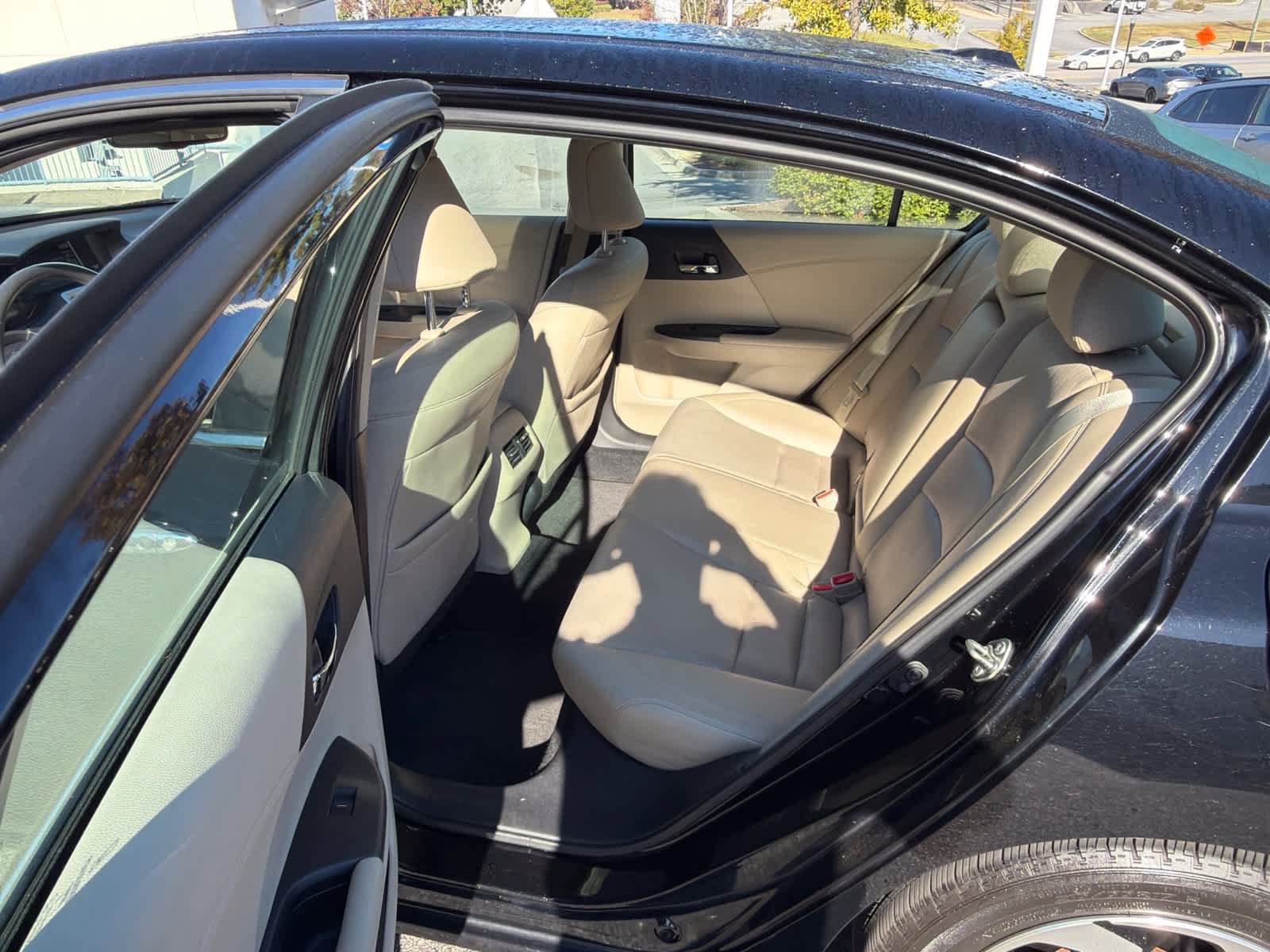 Used 2017 Honda Accord EX-L image 16