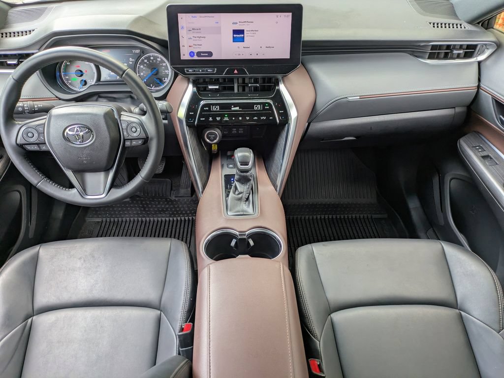 Used 2024 Toyota Venza XLE AWD/4WD image 16