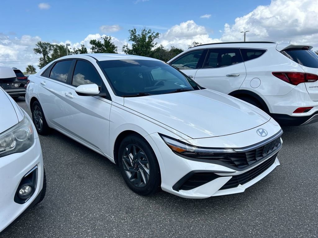 Certified 2024 Hyundai Elantra SEL FWD image 1