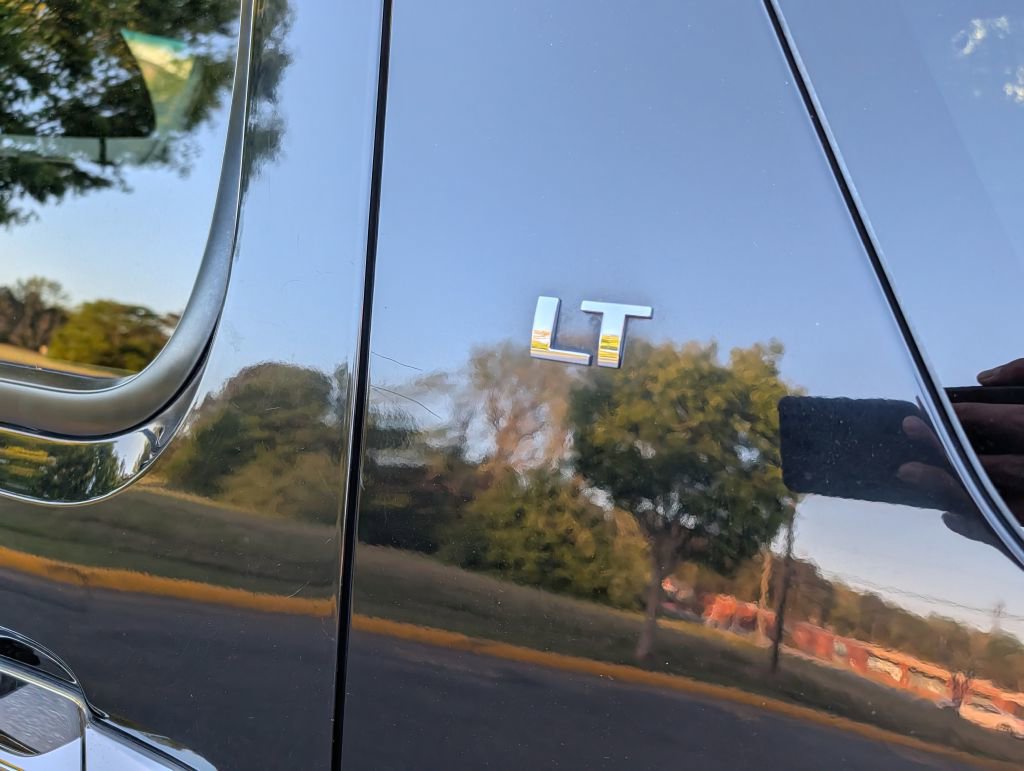 Used 2008 Chevrolet Suburban LT image 11