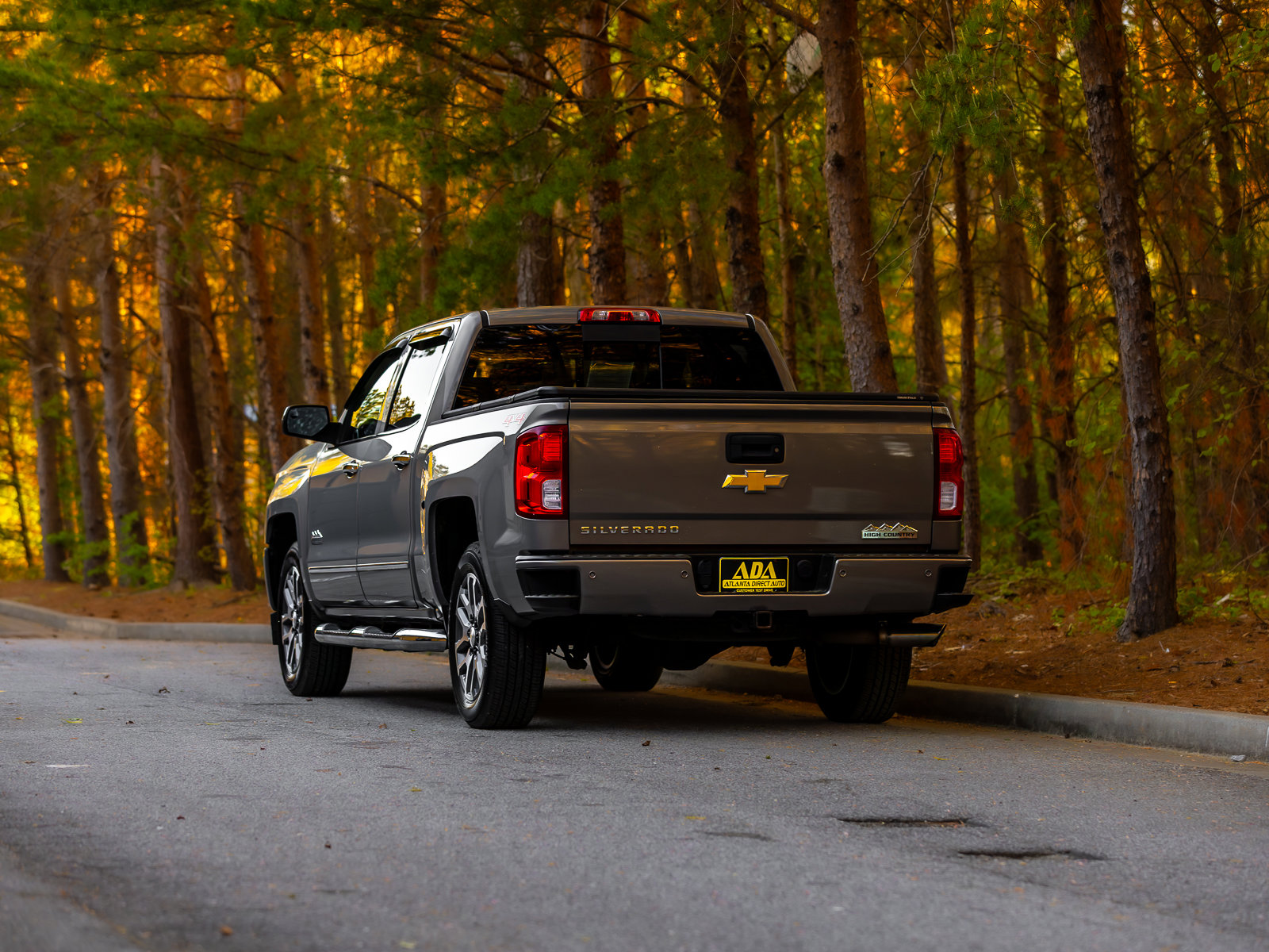 Used 2017 Chevrolet Silverado 1500 High Country image 45