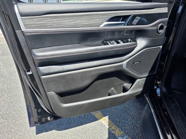 Used 2024 Jeep Wagoneer L Series II w/ Flexible Seating Group image 10