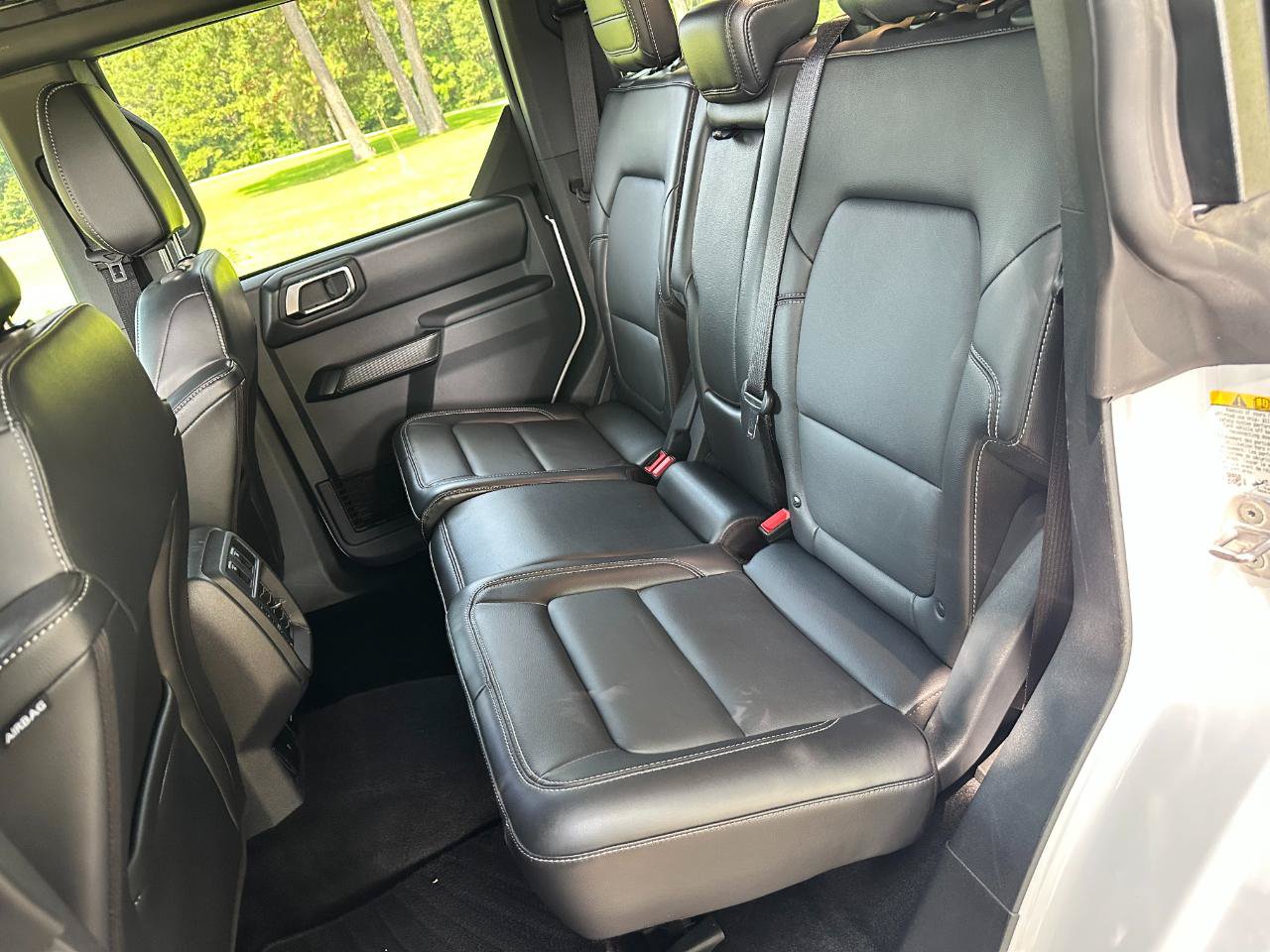 Used 2025 Ford Bronco Outer Banks AWD/4WD image 15