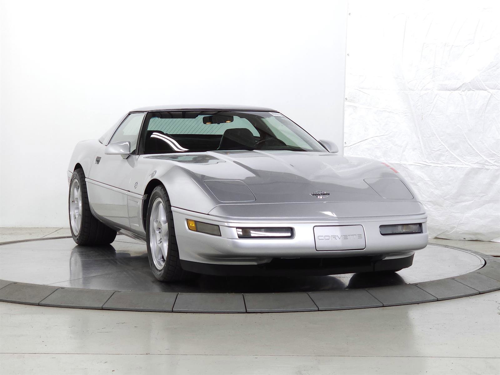 Used 1996 Chevrolet Corvette Coupe RWD image 1